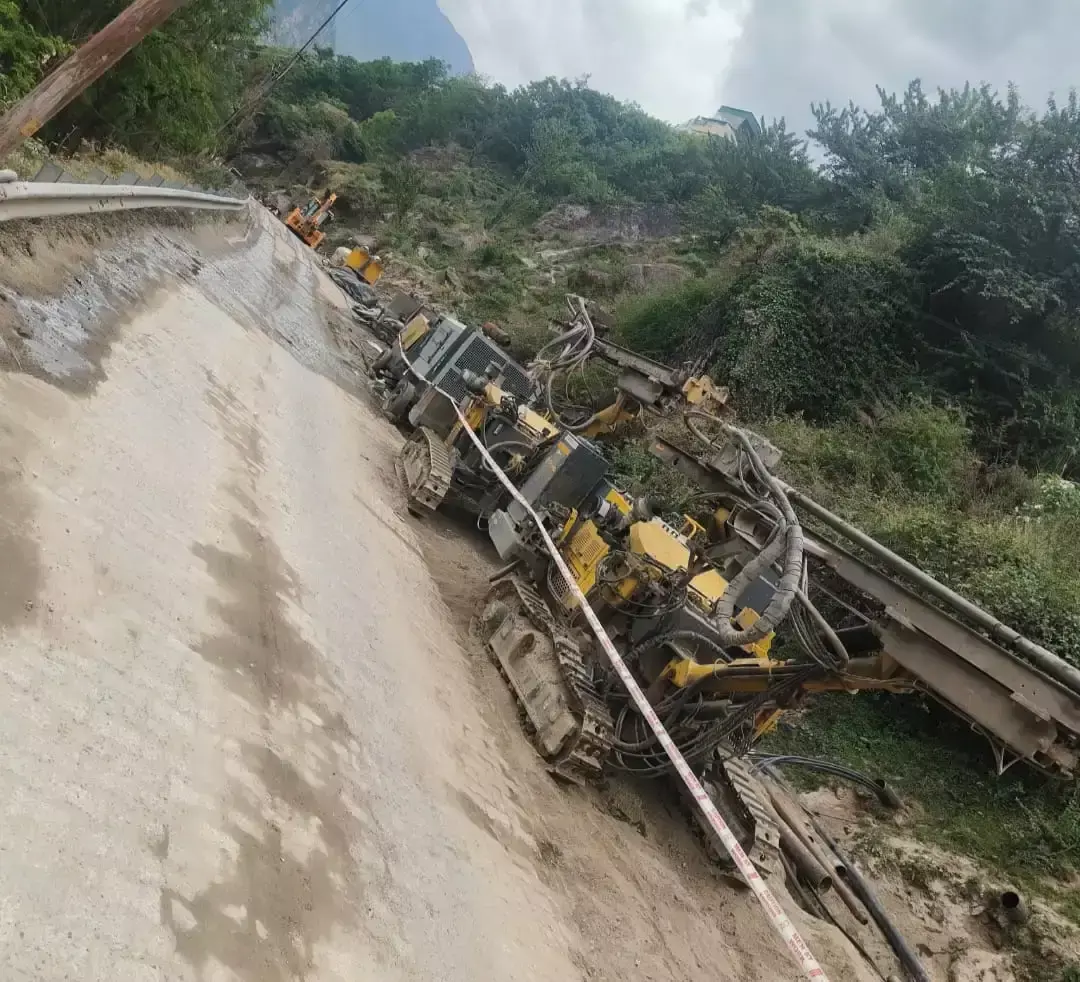 Joshimath: जोशीमठ आपदा में ट्रीटमेंट पर संशय Joshimath: जोशीमठ आपदा में ट्रीटमेंट पर संशय