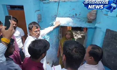 मध्य प्रदेश: ऊर्जा मंत्री ने सफाई व्यवस्था से नाराज होकर अधिकारियों को लगाई फटकार मध्य प्रदेश: ऊर्जा मंत्री ने सफाई व्यवस्था से नाराज होकर अधिकारियों को लगाई फटकार
