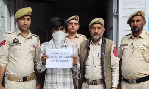 जम्मू-कश्मीर: रामबन पुलिस ने ड्रग तस्कर को किया गिरफ्तार, नशीला पदार्थ बरामद