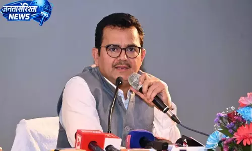 अवैध खनन पर सख्ती, मुख्यमंत्री विष्णुदेव साय ने अपनाई जीरो टॉलरेंस नीति अवैध खनन पर सख्ती, मुख्यमंत्री विष्णुदेव साय ने अपनाई जीरो टॉलरेंस नीति