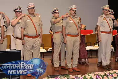 Tamil Nadu : 182 रिटायर हो रहे पुलिस अधिकारियों को मानद पद Tamil Nadu : 182 रिटायर हो रहे पुलिस अधिकारियों को मानद पद