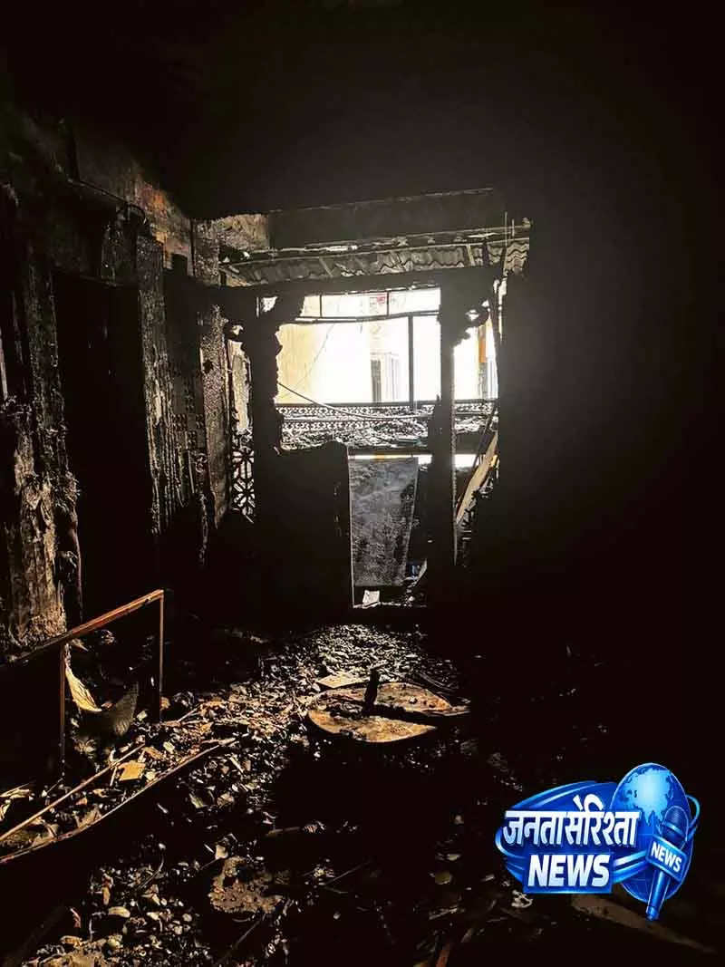 Ghaziabad महिला धुएं से भरे फ्लैट में एक घंटे तक जिंदा रही Ghaziabad महिला धुएं से भरे फ्लैट में एक घंटे तक जिंदा रही