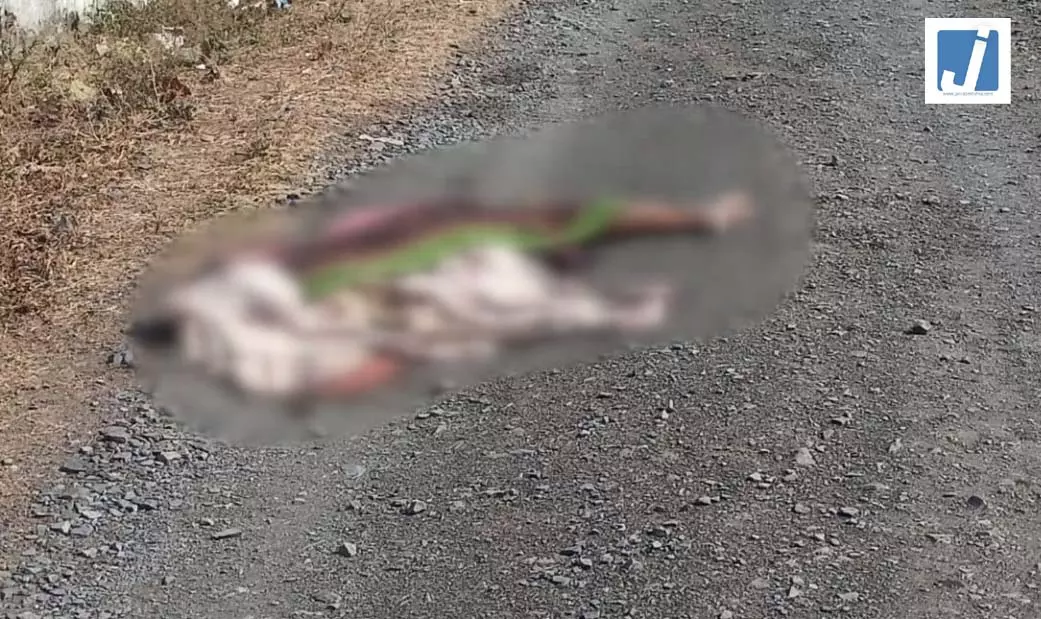 सामुदायिक स्वास्थ्य केंद्र के पास मिला युवक का क्षत-विक्षत शव, फैली सनसनी सामुदायिक स्वास्थ्य केंद्र के पास मिला युवक का क्षत-विक्षत शव, फैली सनसनी