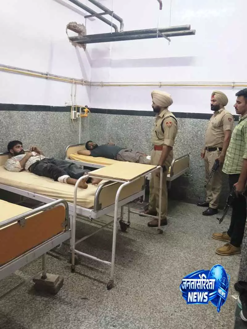 Panchkula पुलिस ने एनकाउंटर में 2 गैंगस्टर पकड़े, करनाल ढाबे पर हमला नाकाम Panchkula पुलिस ने एनकाउंटर में 2 गैंगस्टर पकड़े, करनाल ढाबे पर हमला नाकाम