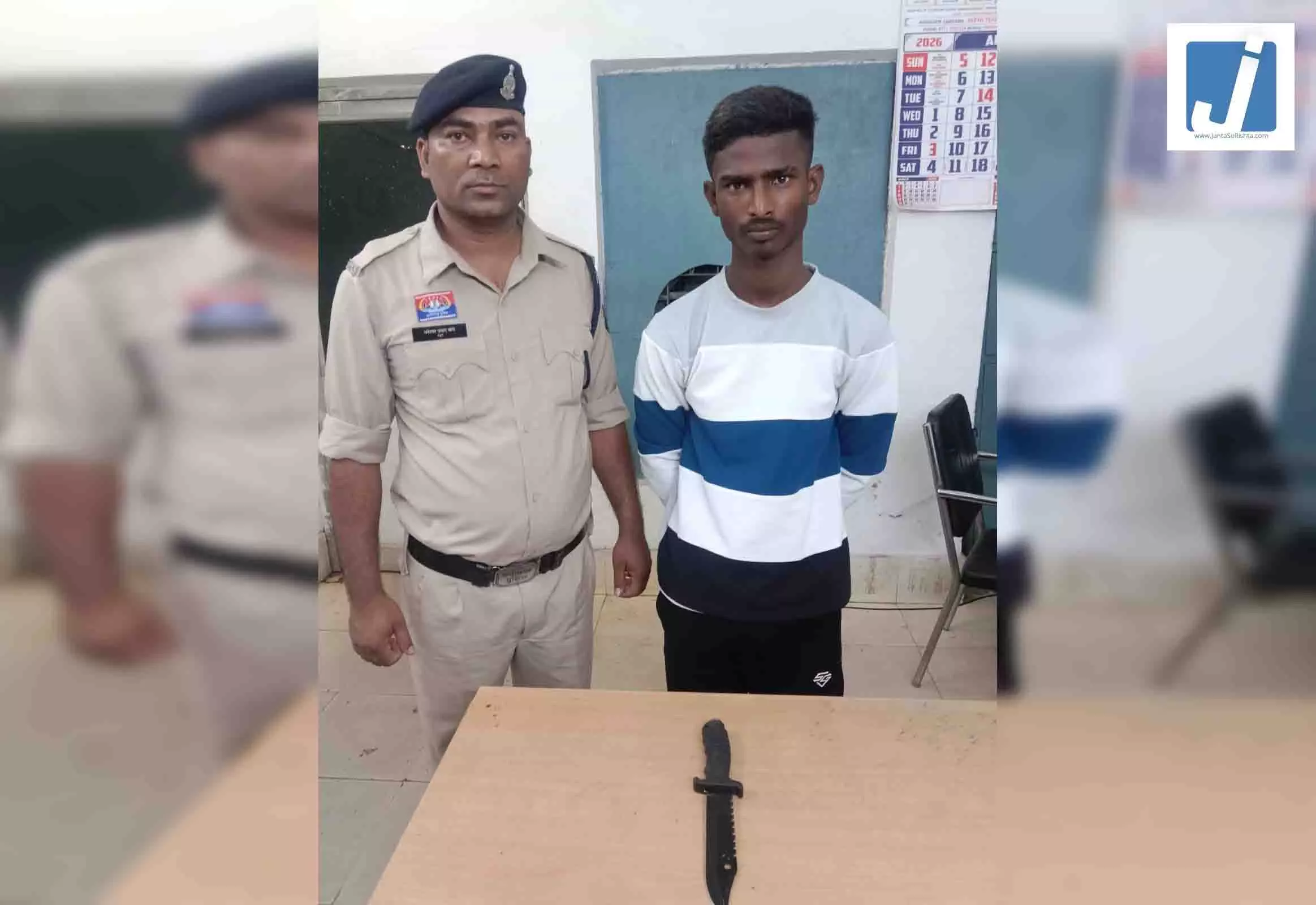 रायपुर: धारदार चाकू के साथ युवक गिरफ्तार, लोगों को धमका रहा था रायपुर: धारदार चाकू के साथ युवक गिरफ्तार, लोगों को धमका रहा था