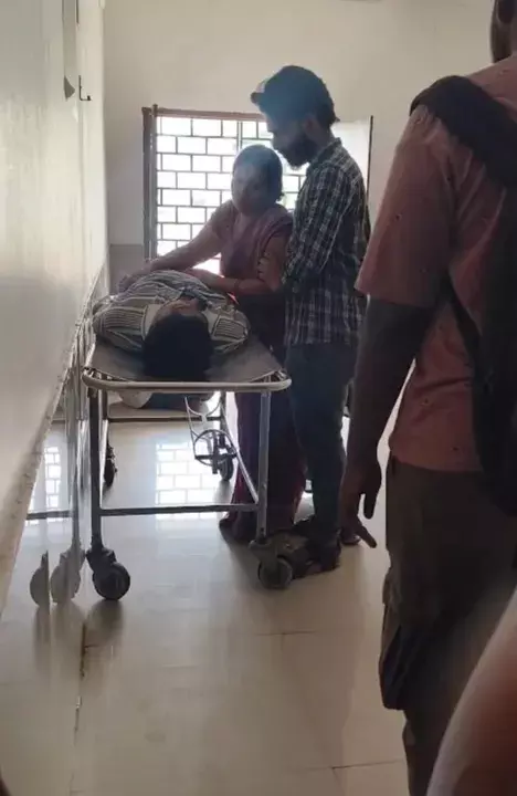 Sundergarh : टक्कर के बाद स्कूल टीचर की कार्डियक अरेस्ट से मौत Sundergarh : टक्कर के बाद स्कूल टीचर की कार्डियक अरेस्ट से मौत