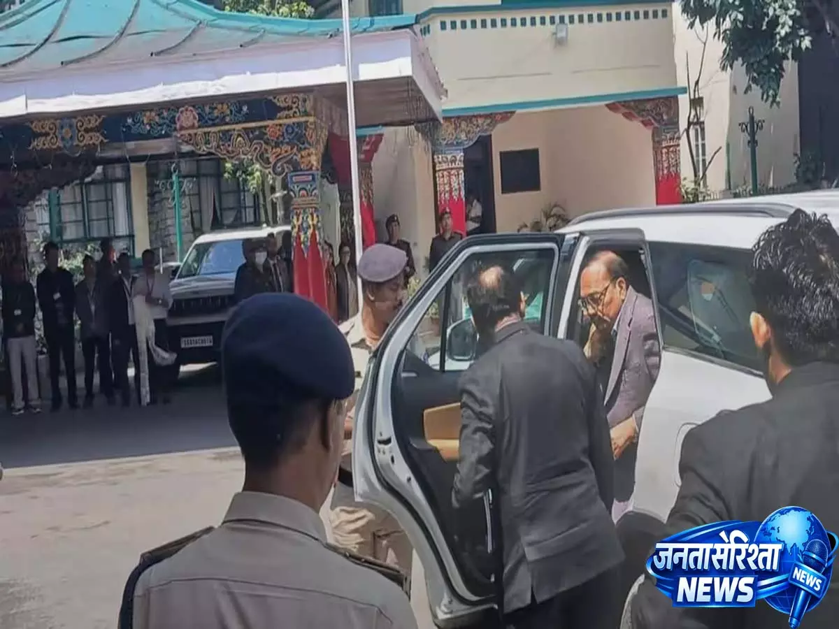 CJI Justice सूर्यकांत न्यायिक और तकनीकी शिक्षा पर नेशनल कॉन्क्लेव के लिए सिक्किम पहुंचे CJI Justice सूर्यकांत न्यायिक और तकनीकी शिक्षा पर नेशनल कॉन्क्लेव के लिए सिक्किम पहुंचे