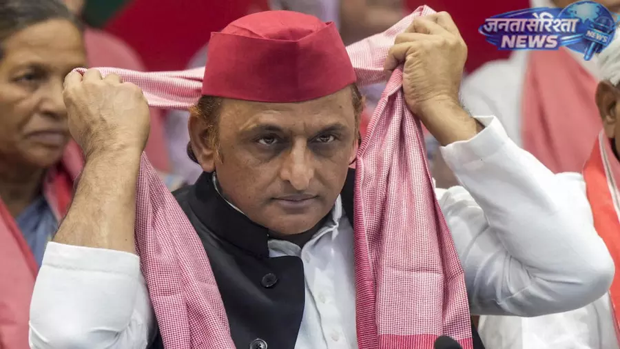 अखिलेश यादव ने LPG कीमतों में बढ़ोतरी पर BJP को घेरा अखिलेश यादव ने LPG कीमतों में बढ़ोतरी पर BJP को घेरा