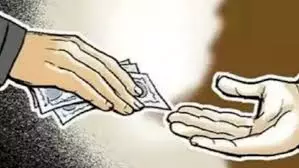 Rewari: रेवाड़ी में दो पुलिसकर्मी रिश्वत लेते गिरफ्तार Rewari: रेवाड़ी में दो पुलिसकर्मी रिश्वत लेते गिरफ्तार