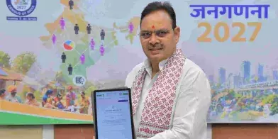 Jaipur: स्व-गणना में भाग लेकर सीएम ने किया जागरूक Jaipur: स्व-गणना में भाग लेकर सीएम ने किया जागरूक