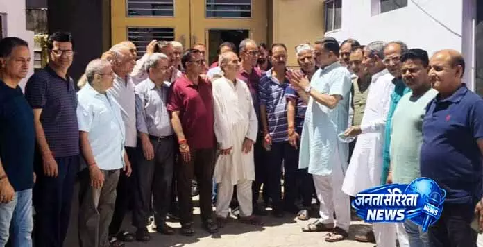 Baru ने हजूरी बाग में ट्यूबवेल लगाने की घोषणा की Baru ने हजूरी बाग में ट्यूबवेल लगाने की घोषणा की