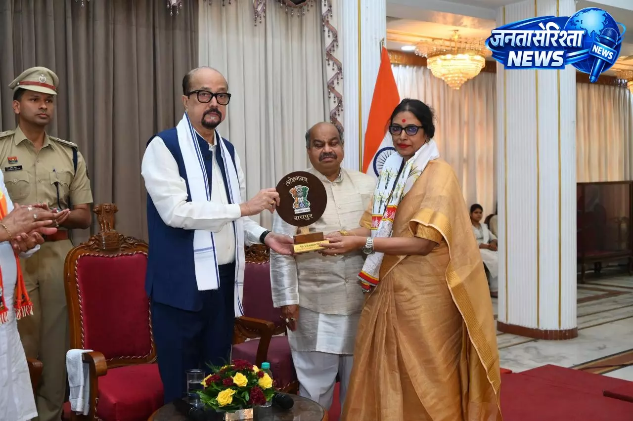 राज्यपाल रमेन डेका ने नारी शक्ति पर दिया प्रेरक संदेश राज्यपाल रमेन डेका ने नारी शक्ति पर दिया प्रेरक संदेश