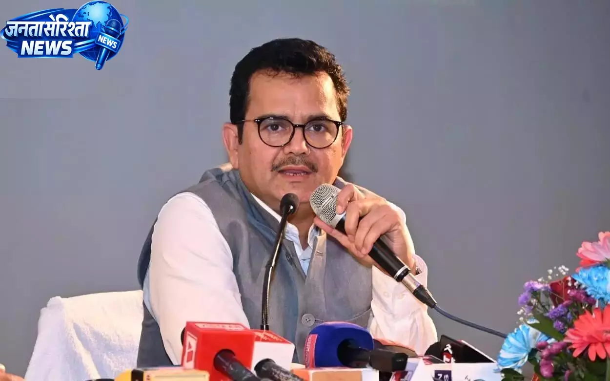 अवैध खनन पर सख्ती, मुख्यमंत्री विष्णुदेव साय ने अपनाई जीरो टॉलरेंस नीति अवैध खनन पर सख्ती, मुख्यमंत्री विष्णुदेव साय ने अपनाई जीरो टॉलरेंस नीति