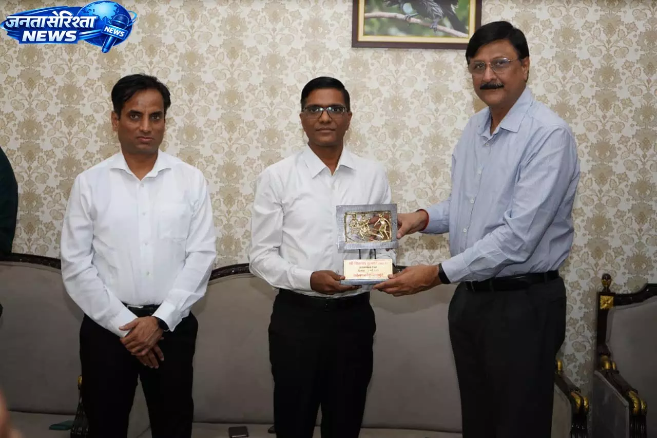 रायपुर में IPS विकास कुमार को NIA प्रतिनियुक्ति पर दी गई विदाई रायपुर में IPS विकास कुमार को NIA प्रतिनियुक्ति पर दी गई विदाई