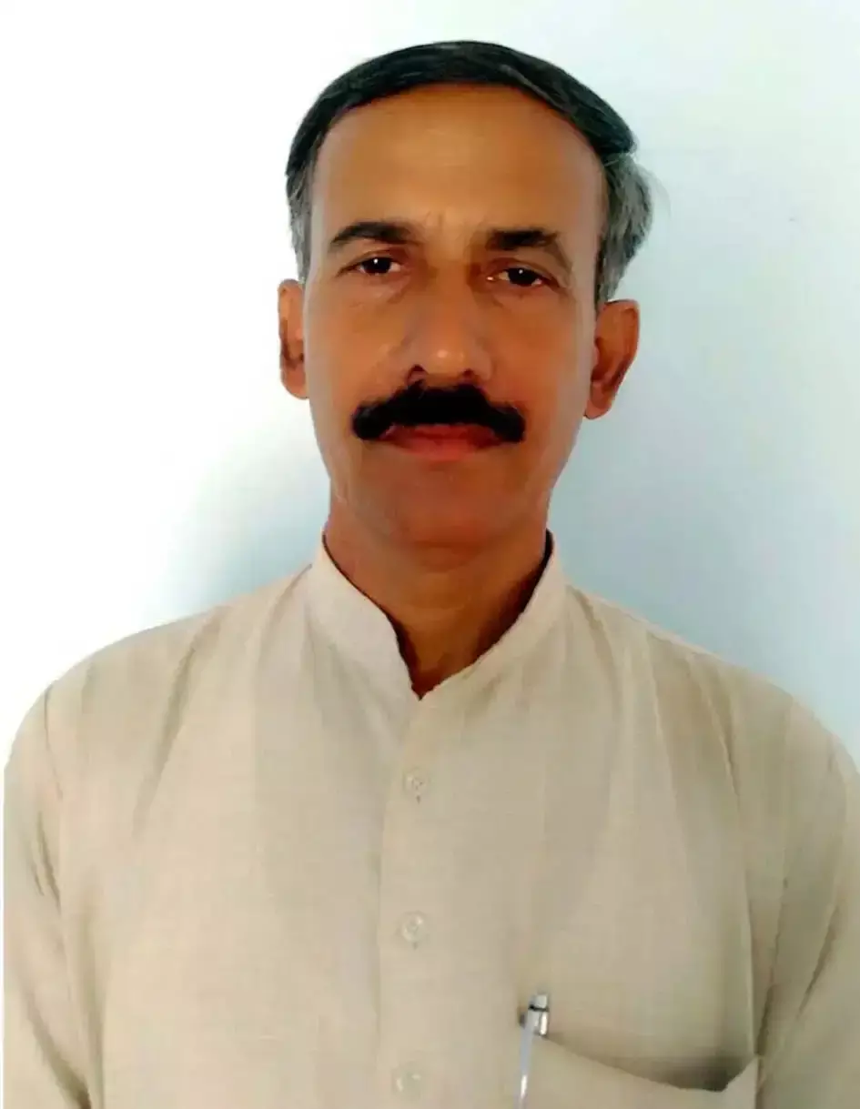 Hisar: कमर्शियल और छोटू सिलेंडर महंगे, वजीर पूनिया ने की आलोचना Hisar: कमर्शियल और छोटू सिलेंडर महंगे, वजीर पूनिया ने की आलोचना