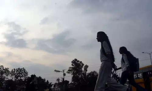 MP मौसम का बड़ा बदलाव, कई जिलों में आंधी-बारिश और ओलावृष्टि का असर MP मौसम का बड़ा बदलाव, कई जिलों में आंधी-बारिश और ओलावृष्टि का असर