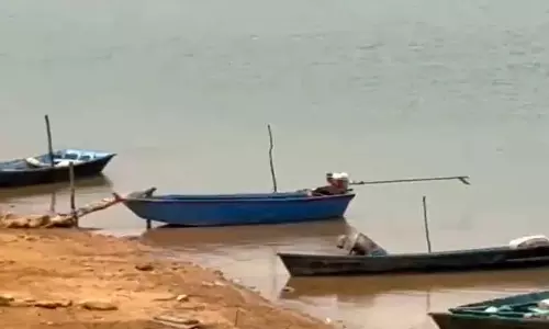 सतरेंगा पर्यटन स्थल जाने से बचे, लाइफ जैकेट की सुविधा नहीं बोट में सतरेंगा पर्यटन स्थल जाने से बचे, लाइफ जैकेट की सुविधा नहीं बोट में