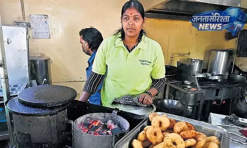 बेंगलुरु में कमर्शियल LPG महंगी, होटल उद्योग में बढ़ी चिंता बेंगलुरु में कमर्शियल LPG महंगी, होटल उद्योग में बढ़ी चिंता