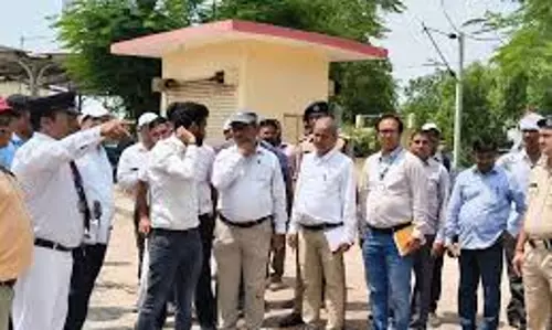 Auraiya: रेलवे स्टेशन पर DRM का औचक निरीक्षण, CCTV बंद मिलने पर नाराजगी Auraiya: रेलवे स्टेशन पर DRM का औचक निरीक्षण, CCTV बंद मिलने पर नाराजगी