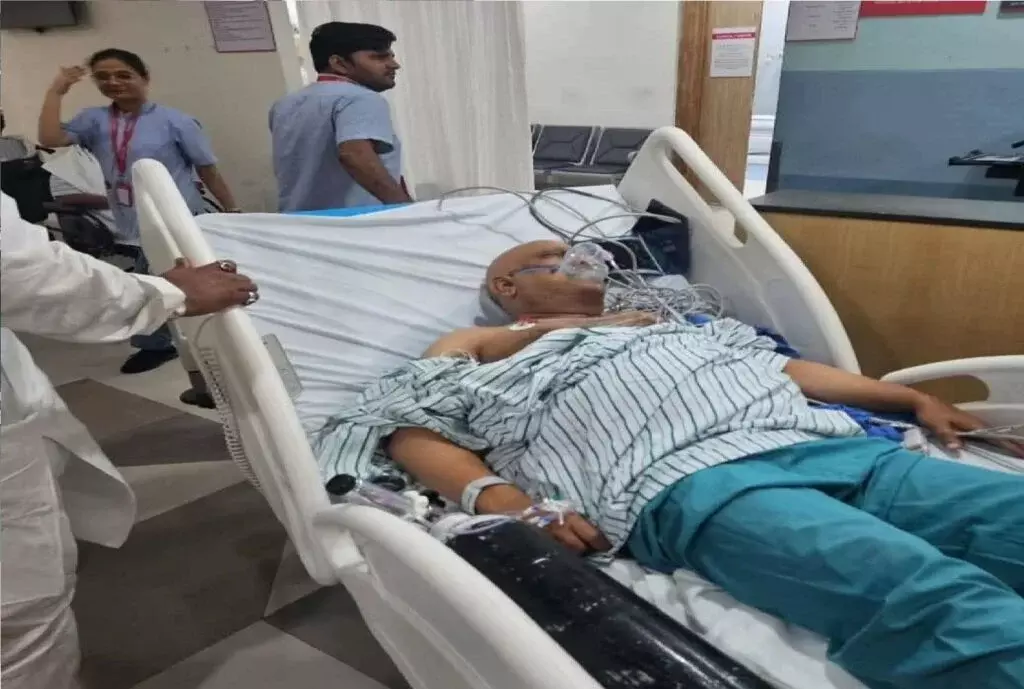 Lucknow: मेदांता अस्पताल में ICU में शिफ्ट किए गए अजय राय Lucknow: मेदांता अस्पताल में ICU में शिफ्ट किए गए अजय राय