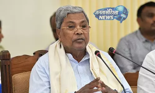 कर्नाटक: CM का केंद्र पर हमला, LPG कीमत बढ़ोतरी को लेकर तीखी प्रतिक्रिया कर्नाटक: CM का केंद्र पर हमला, LPG कीमत बढ़ोतरी को लेकर तीखी प्रतिक्रिया