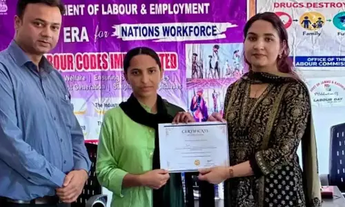 Kathua: कठुआ में श्रम विभाग का मजदूर दिवस कार्यक्रम Kathua: कठुआ में श्रम विभाग का मजदूर दिवस कार्यक्रम