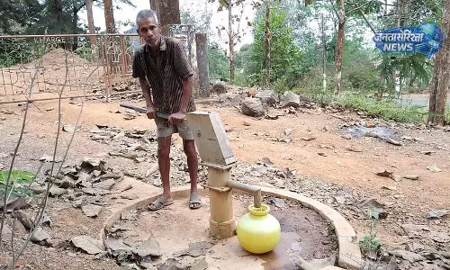 Karnataka : 1,010 बोरवेल सूखे, कई जिलों में पेयजल संकट गहराया Karnataka : 1,010 बोरवेल सूखे, कई जिलों में पेयजल संकट गहराया