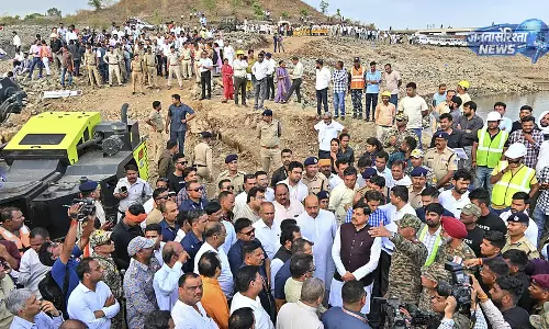 Bargi Dam नाव हादसा: तमिलनाडु के 5 पर्यटकों समेत 9 की मौत, शव लाने की प्रक्रिया जारी Bargi Dam नाव हादसा: तमिलनाडु के 5 पर्यटकों समेत 9 की मौत, शव लाने की प्रक्रिया जारी