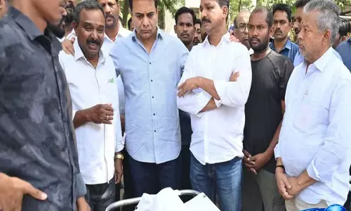 ORR हादसे में मृतक के परिवार को KTR ने दिया मदद का आश्वासन, OGH में अर्पित की श्रद्धांजलि