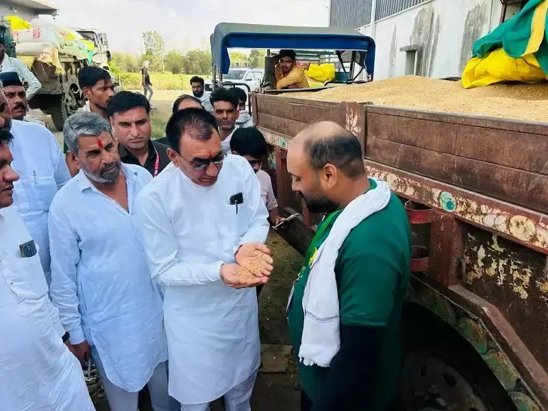 Bhopal: उपार्जन केंद्रों में मुख्यमंत्री के निर्देशों का सख्ती से पालन Bhopal: उपार्जन केंद्रों में मुख्यमंत्री के निर्देशों का सख्ती से पालन