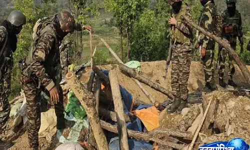 Manipur में सुरक्षा बलों की बड़ी कार्रवाई, 23 अवैध बंकर ध्वस्त, 18 IED बरामद Manipur में सुरक्षा बलों की बड़ी कार्रवाई, 23 अवैध बंकर ध्वस्त, 18 IED बरामद