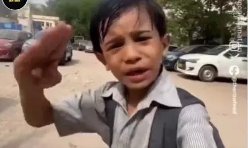 प्रधानमंत्री बनते ही गर्मी में स्कूल बंद करवा दूंगा, सोशल मीडिया में छाया ये बच्चा प्रधानमंत्री बनते ही गर्मी में स्कूल बंद करवा दूंगा, सोशल मीडिया में छाया ये बच्चा