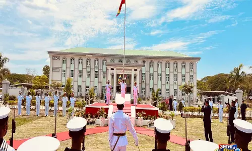नौसेना प्रमुख एडमिरल त्रिपाठी ने समुद्री सहयोग को बढ़ावा देने के लिए Myanmar का दौरा शुरू किया नौसेना प्रमुख एडमिरल त्रिपाठी ने समुद्री सहयोग को बढ़ावा देने के लिए Myanmar का दौरा शुरू किया