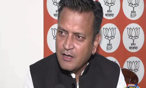 EC के सुपरवाइज़र नियमों को लेकर TMC के SC जाने पर BJP ने ममता बनर्जी पर साधा निशाना EC के सुपरवाइज़र नियमों को लेकर TMC के SC जाने पर BJP ने ममता बनर्जी पर साधा निशाना
