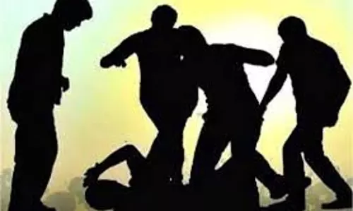 Katra: कटड़ा में युवक पर तेजधार हथियारों से हमला Katra: कटड़ा में युवक पर तेजधार हथियारों से हमला