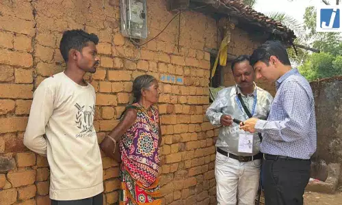 छत्तीसगढ़ में डिजिटल जनगणना 2027 का शंखनाद, 51 हजार से अधिक कर्मचारी घर-घर पहुंचकर जुटा रहे जानकारी छत्तीसगढ़ में डिजिटल जनगणना 2027 का शंखनाद, 51 हजार से अधिक कर्मचारी घर-घर पहुंचकर जुटा रहे जानकारी