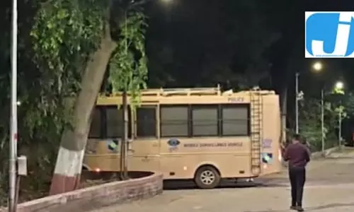 नाबालिग से अपराध के बाद अंतिम संस्कार, वैकुंठ श्मशान में कड़ी सुरक्षा नाबालिग से अपराध के बाद अंतिम संस्कार, वैकुंठ श्मशान में कड़ी सुरक्षा