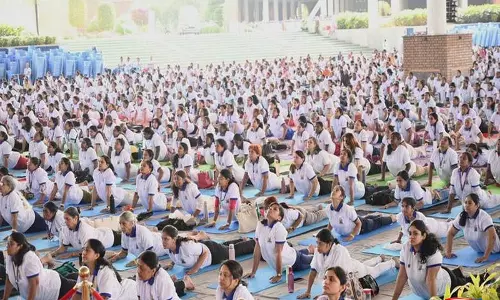 6000 से अधिक लोगों ने भुजंगासन कर बनाया एशिया रिकॉर्ड, IDY 2026 की उलटी गिनती शुरू 6000 से अधिक लोगों ने भुजंगासन कर बनाया एशिया रिकॉर्ड, IDY 2026 की उलटी गिनती शुरू