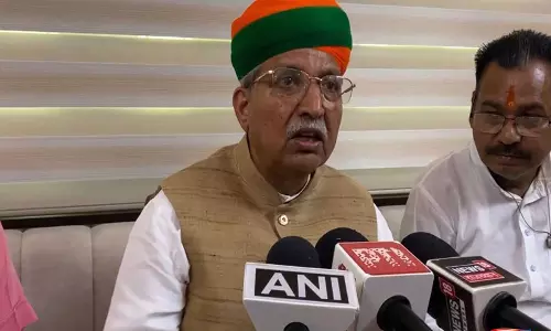 पश्चिम बंगाल री-पोलिंग पर सियासी घमासान, BJP का जीत का दावा और कांग्रेस की ‘गुंडागर्दी’ पर आलोचना पश्चिम बंगाल री-पोलिंग पर सियासी घमासान, BJP का जीत का दावा और कांग्रेस की ‘गुंडागर्दी’ पर आलोचना