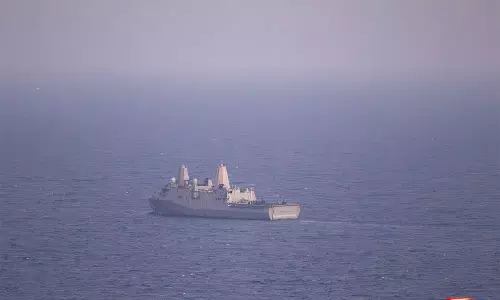 ईरानी समुद्री संपत्तियों पर नाकेबंदी के बीच, खाड़ी में US ने 48 जहाज़ों को रास्ता बदलने पर किया मजबूर ईरानी समुद्री संपत्तियों पर नाकेबंदी के बीच, खाड़ी में US ने 48 जहाज़ों को रास्ता बदलने पर किया मजबूर