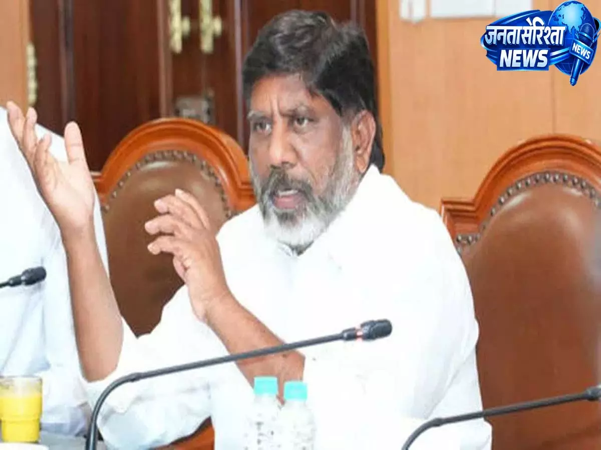भट्टी विक्रमार्क ने PRC, DA और हेल्थ कार्ड्स पर त्वरित कार्रवाई का भरोसा दिलाया भट्टी विक्रमार्क ने PRC, DA और हेल्थ कार्ड्स पर त्वरित कार्रवाई का भरोसा दिलाया