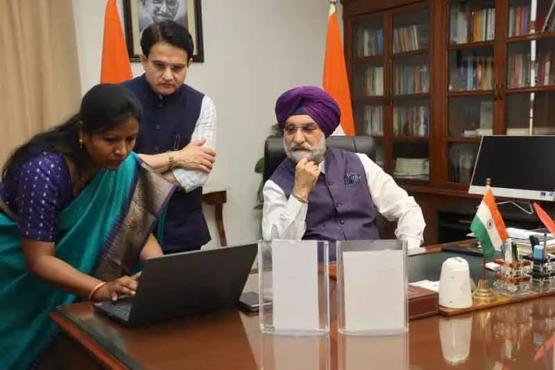 Delhi में 2027 जनगणना के लिए ऑनलाइन स्व-गणना शुरू Delhi में 2027 जनगणना के लिए ऑनलाइन स्व-गणना शुरू