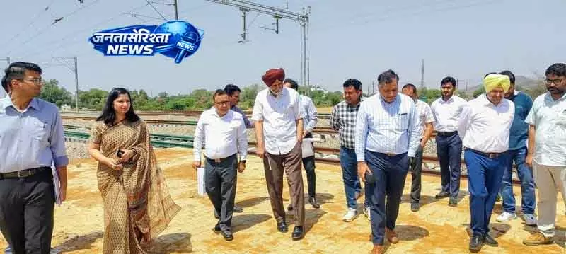 Mahendragarh में केंद्रीय टीम ने लॉजिस्टिक्स हब का किया निरीक्षण Mahendragarh में केंद्रीय टीम ने लॉजिस्टिक्स हब का किया निरीक्षण