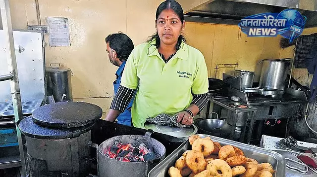 बेंगलुरु में कमर्शियल LPG महंगी, होटल उद्योग में बढ़ी चिंता बेंगलुरु में कमर्शियल LPG महंगी, होटल उद्योग में बढ़ी चिंता
