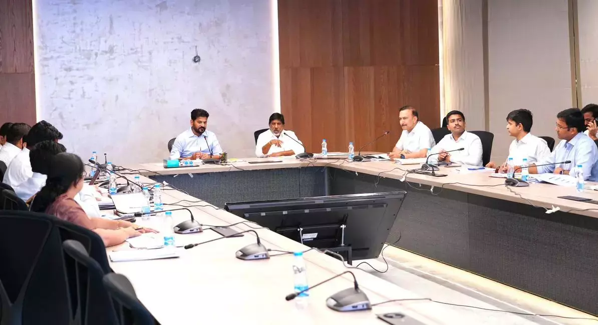 CM रेवंत: बिजली आपूर्ति की कमियों को दूर करें CM रेवंत: बिजली आपूर्ति की कमियों को दूर करें