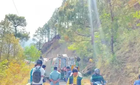 तमिलनाडु के यरकाड और उत्तराखंड के टिहरी में सड़क हादसे तमिलनाडु के यरकाड और उत्तराखंड के टिहरी में सड़क हादसे