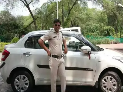 पुलिसकर्मी के इलाज में लापरवाही, मौत के बाद परिजनों का हंगामा पुलिसकर्मी के इलाज में लापरवाही, मौत के बाद परिजनों का हंगामा