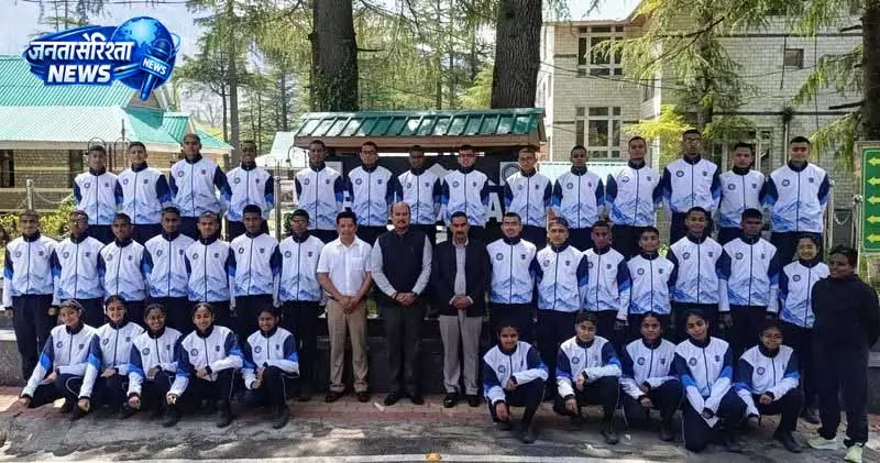 J&K पुलिस के ADGP ने मनाली में पर्वतारोहण कोर्स जॉइन किया J&K पुलिस के ADGP ने मनाली में पर्वतारोहण कोर्स जॉइन किया