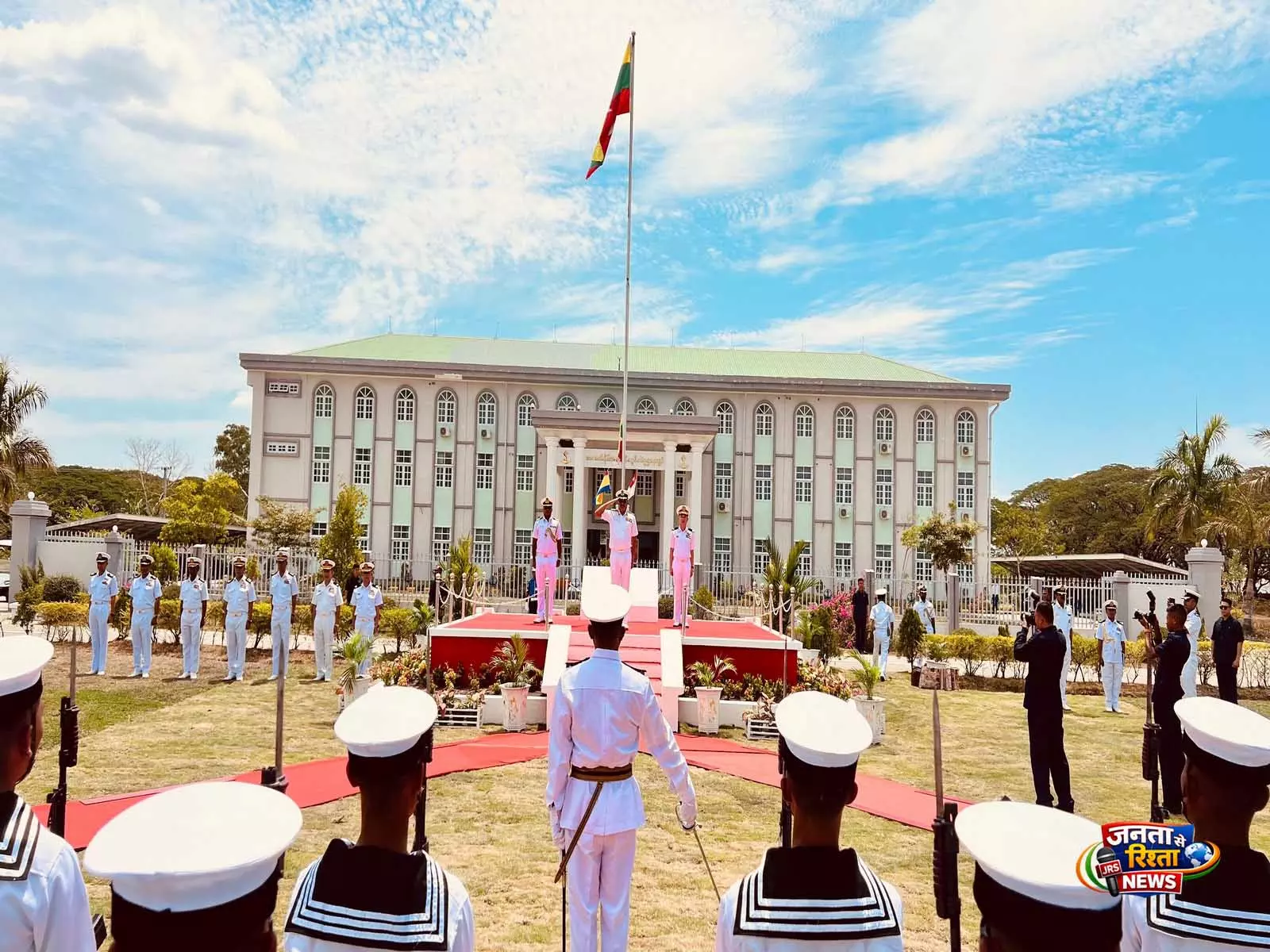 नौसेना प्रमुख एडमिरल त्रिपाठी ने समुद्री सहयोग को बढ़ावा देने के लिए Myanmar का दौरा शुरू किया नौसेना प्रमुख एडमिरल त्रिपाठी ने समुद्री सहयोग को बढ़ावा देने के लिए Myanmar का दौरा शुरू किया