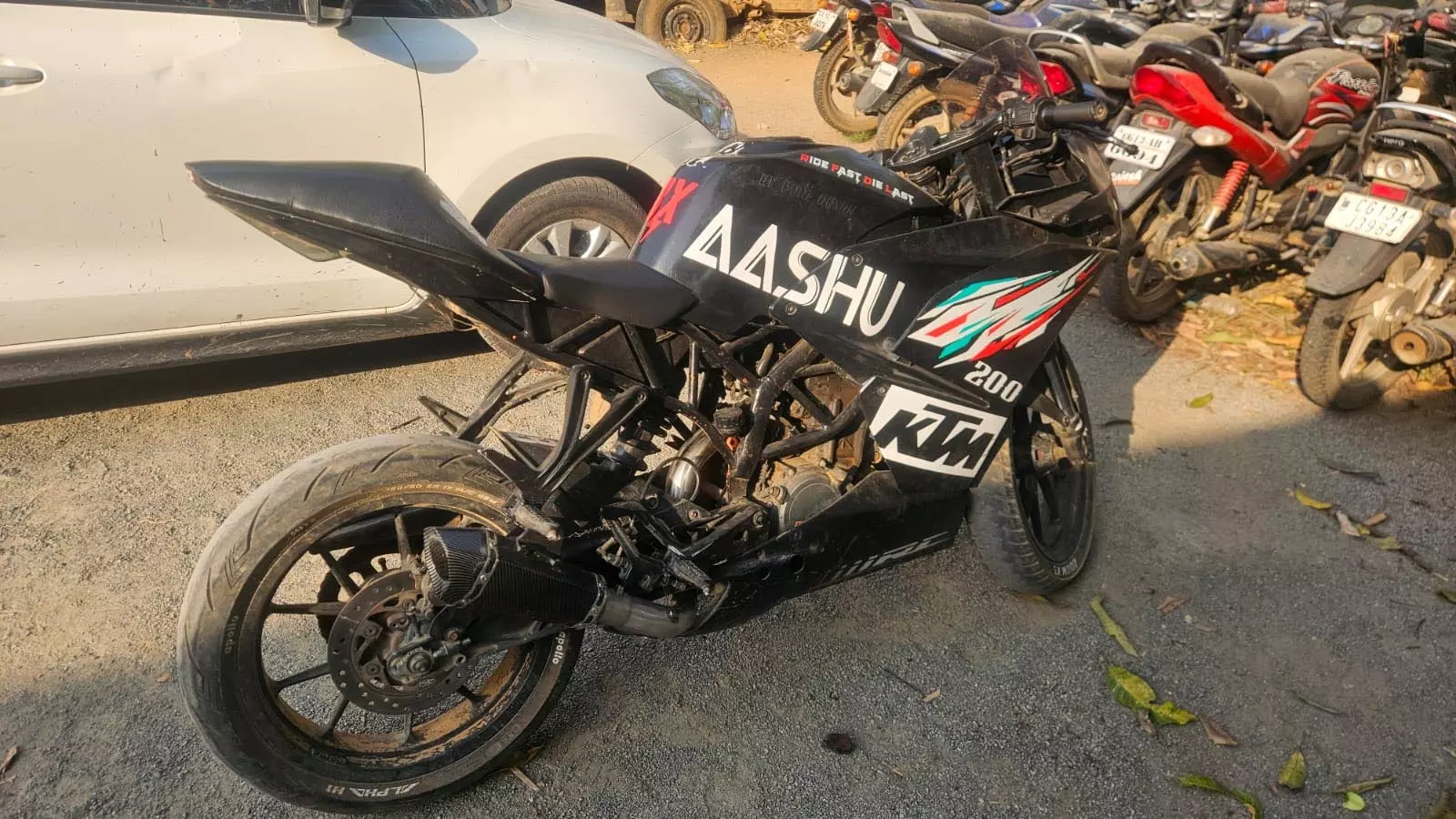 KTM चालक को लोगों को परेशान करना पड़ा भारी, बाइक जब्त KTM चालक को लोगों को परेशान करना पड़ा भारी, बाइक जब्त